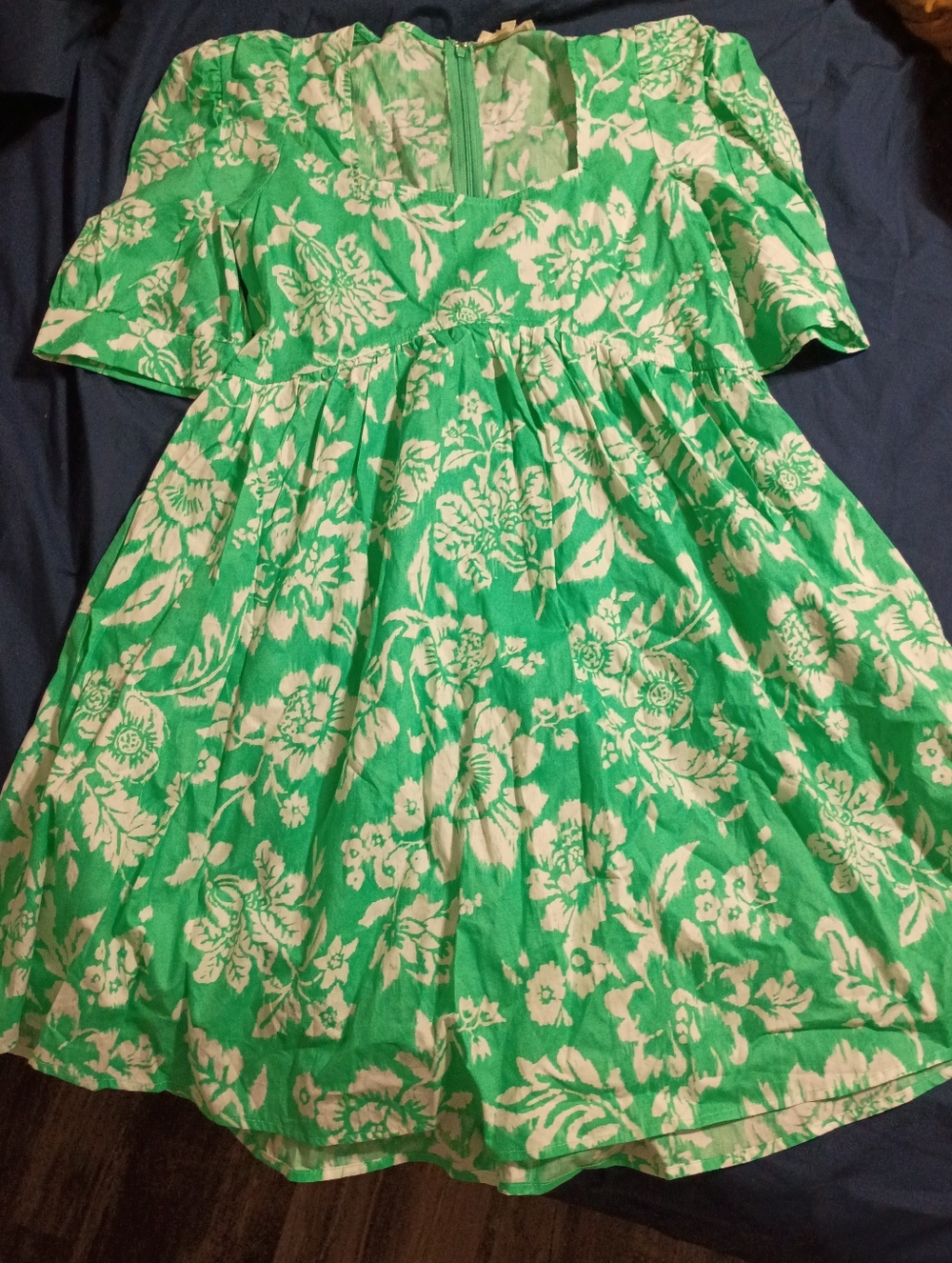 entro Green and White Floral Dress Women's Size Medium